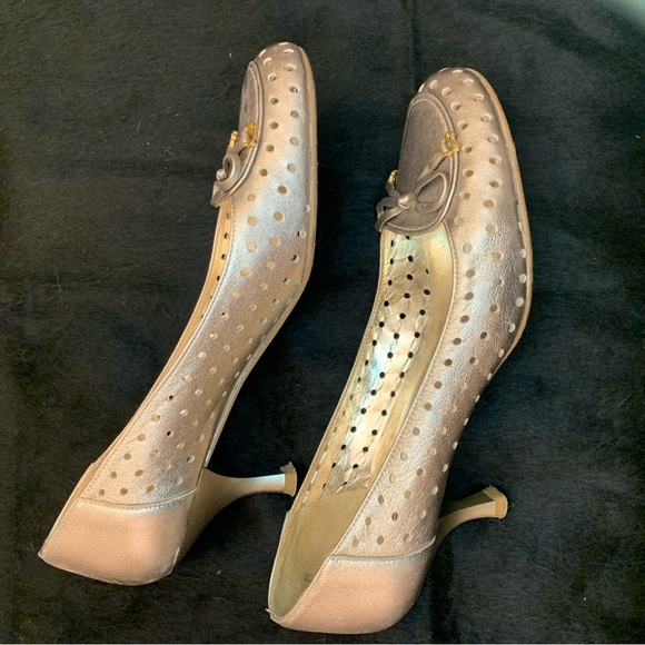 Stuart Weitzman SW gold heels sz7 like new - Picture 8 of 9